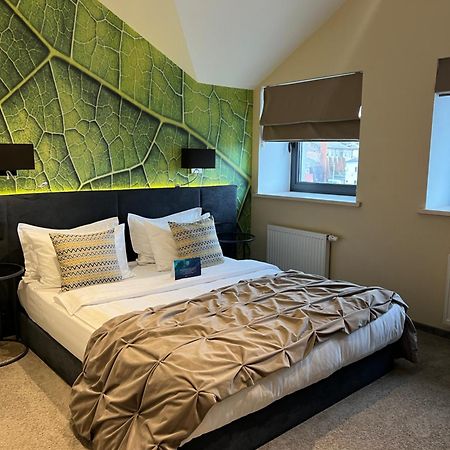 โนเบิล บูติก โฮเทล Hotel ลุตสกาย ภายนอก รูปภาพ