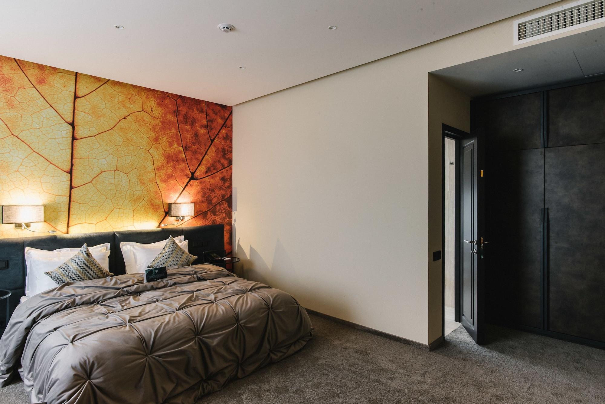 โนเบิล บูติก โฮเทล Hotel ลุตสกาย ภายนอก รูปภาพ