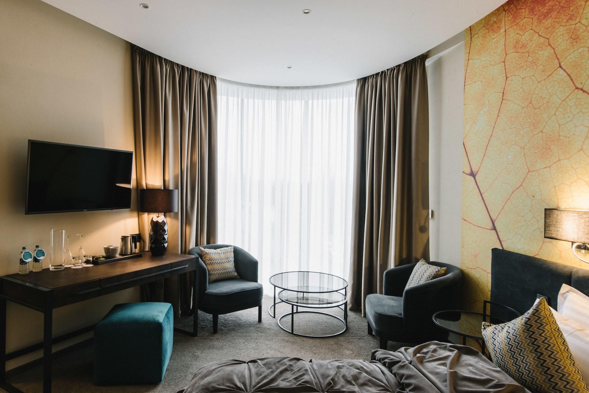 โนเบิล บูติก โฮเทล Hotel ลุตสกาย ภายนอก รูปภาพ
