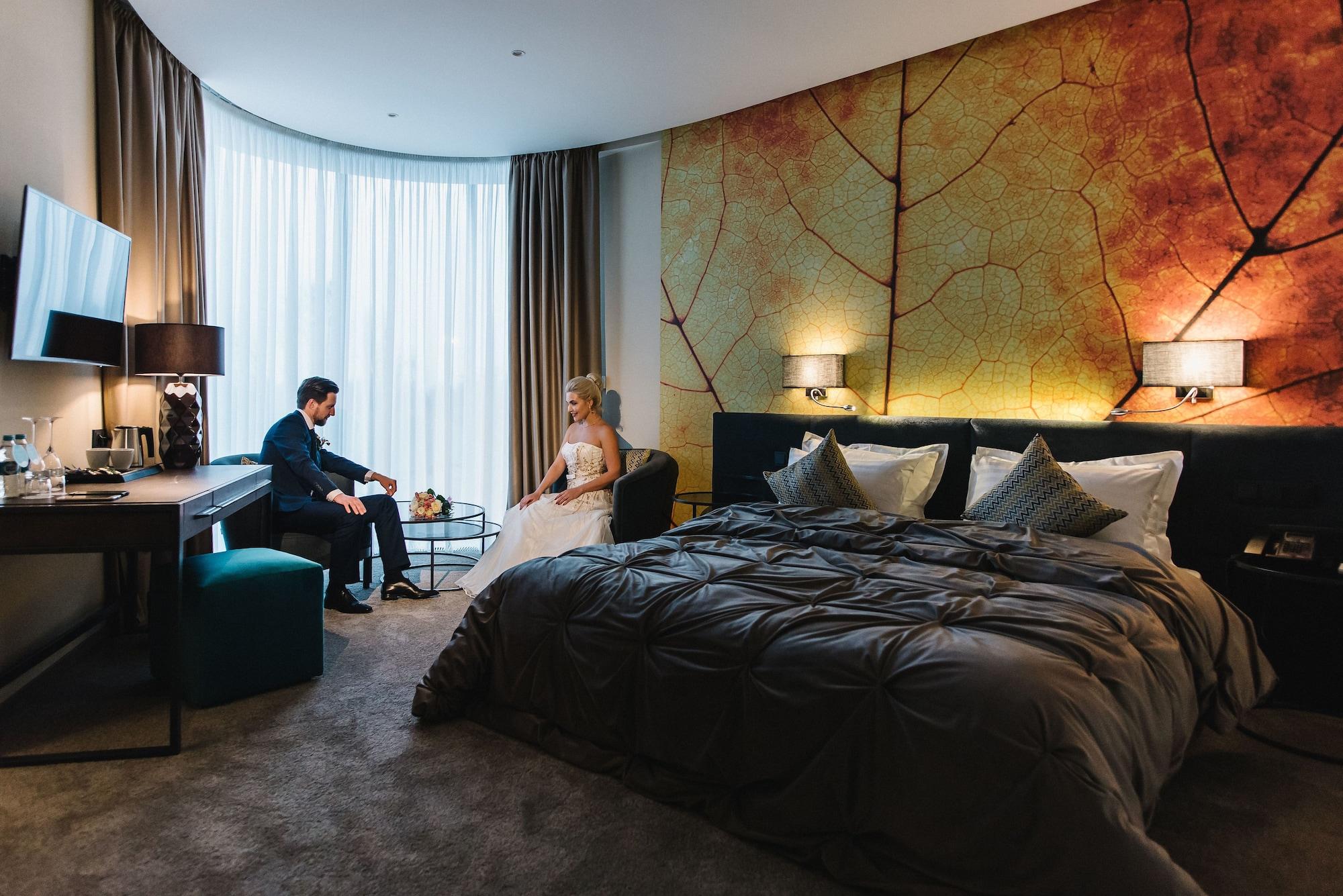 โนเบิล บูติก โฮเทล Hotel ลุตสกาย ภายนอก รูปภาพ