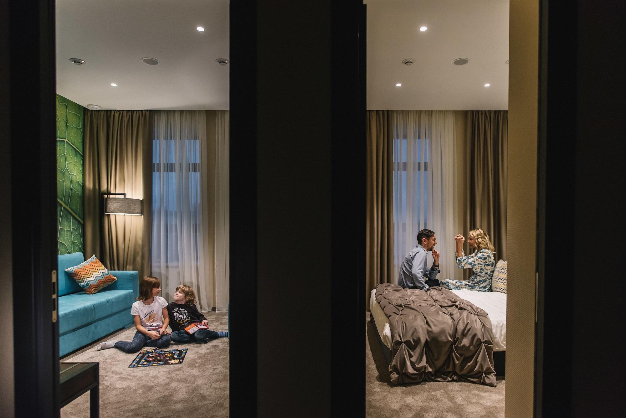 โนเบิล บูติก โฮเทล Hotel ลุตสกาย ภายนอก รูปภาพ