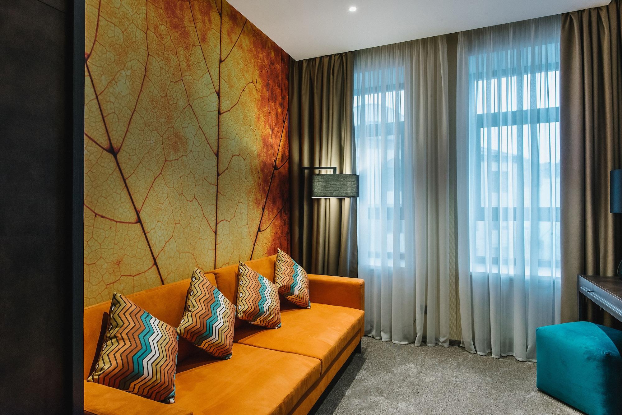โนเบิล บูติก โฮเทล Hotel ลุตสกาย ภายนอก รูปภาพ