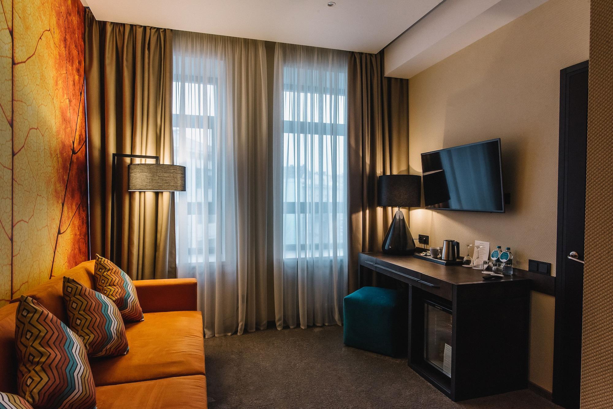 โนเบิล บูติก โฮเทล Hotel ลุตสกาย ภายนอก รูปภาพ