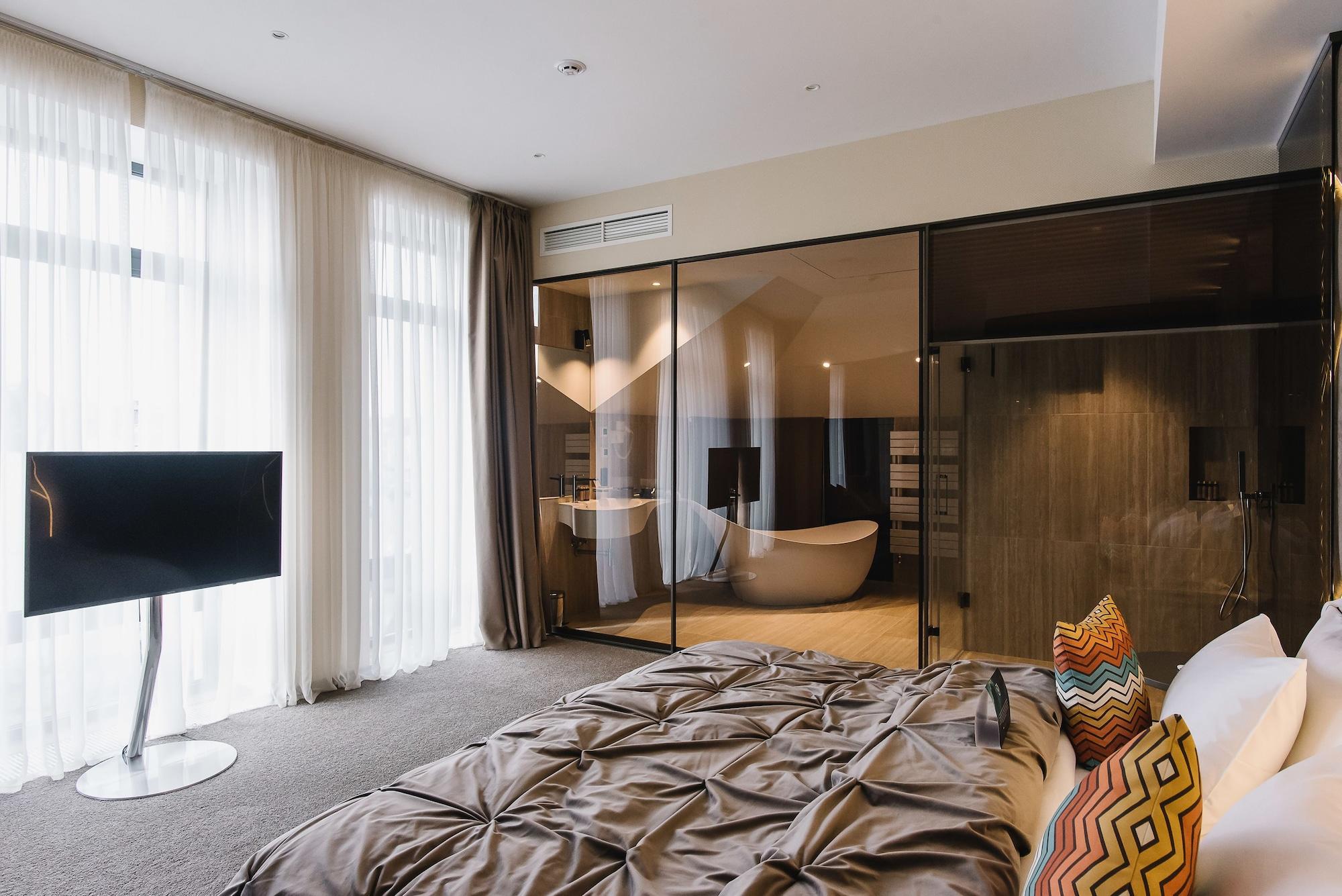 โนเบิล บูติก โฮเทล Hotel ลุตสกาย ภายนอก รูปภาพ