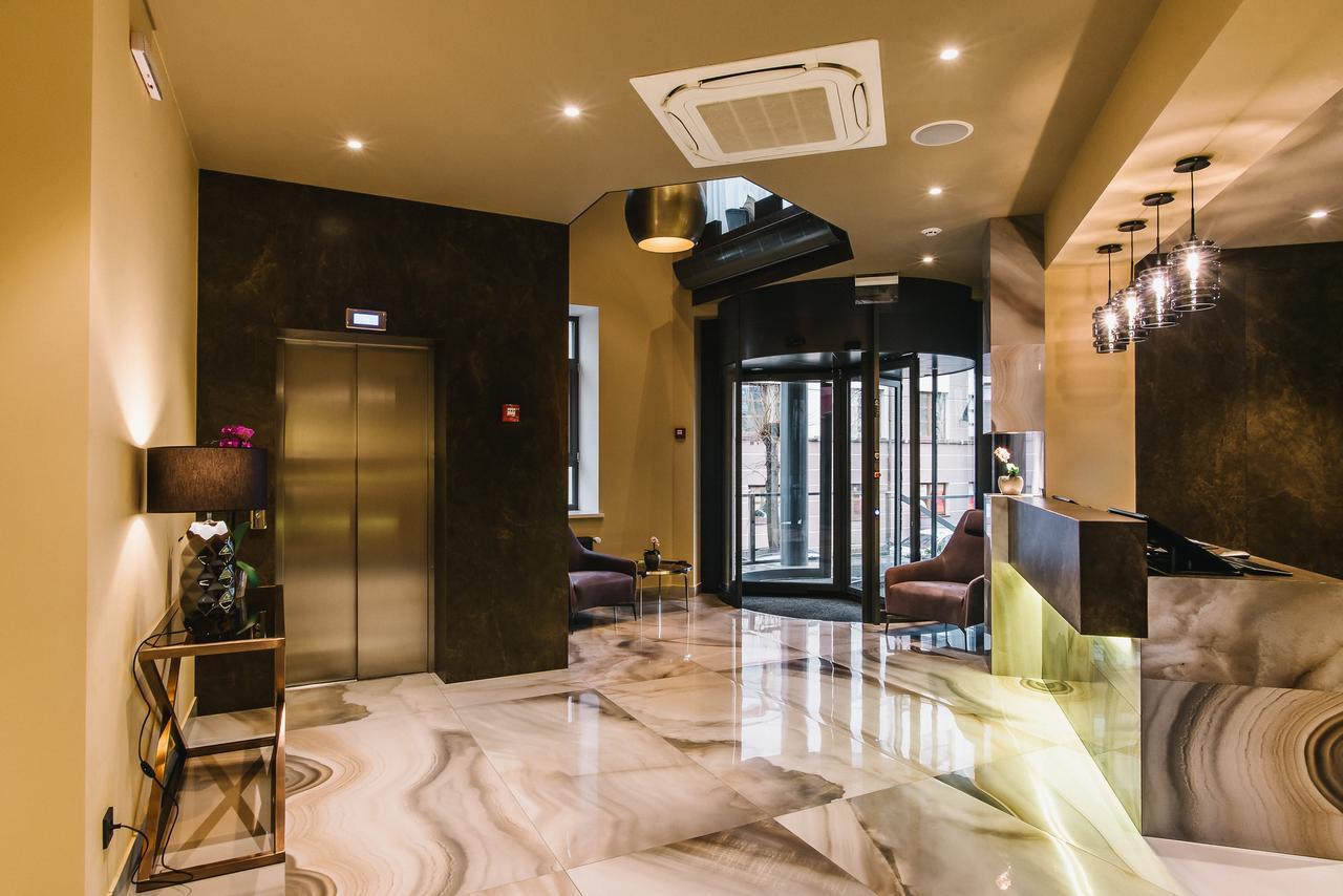 โนเบิล บูติก โฮเทล Hotel ลุตสกาย ภายนอก รูปภาพ