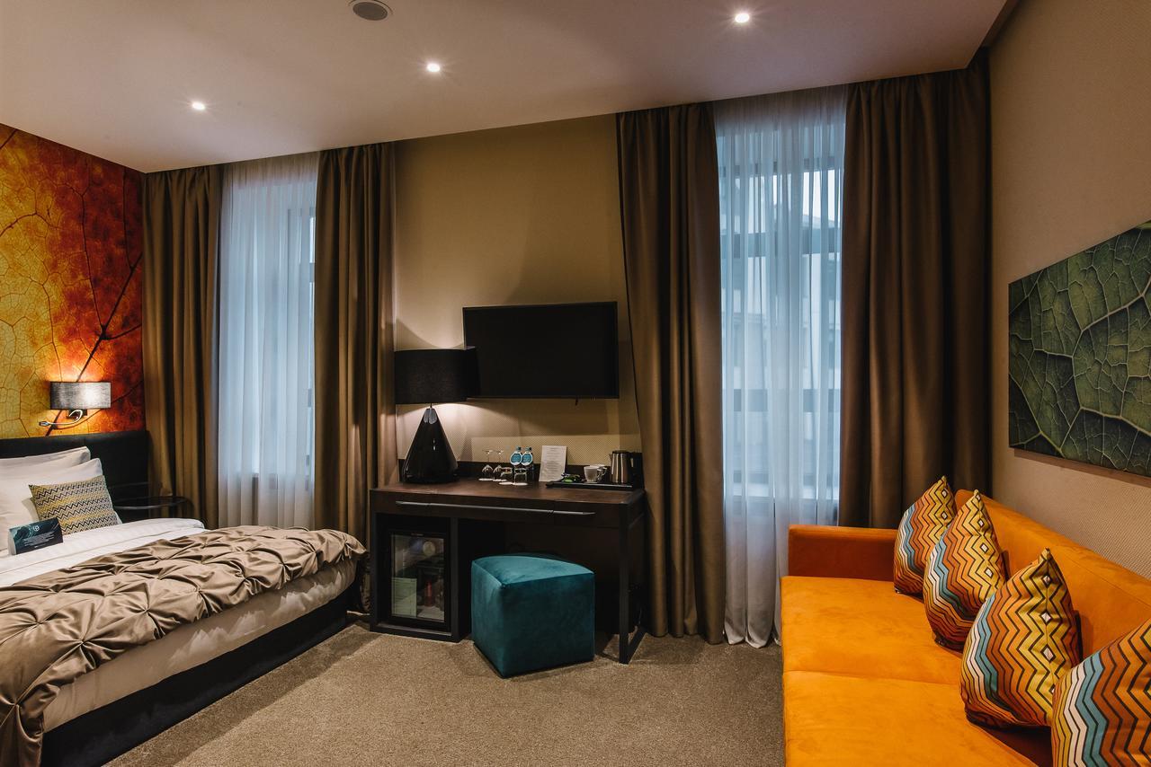 โนเบิล บูติก โฮเทล Hotel ลุตสกาย ภายนอก รูปภาพ
